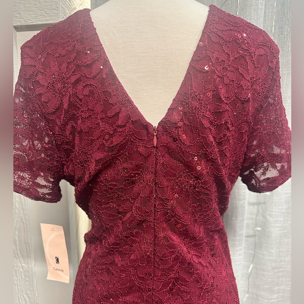 Elegant Burgundy Lace Dress Christmas - Picture 4 of 4